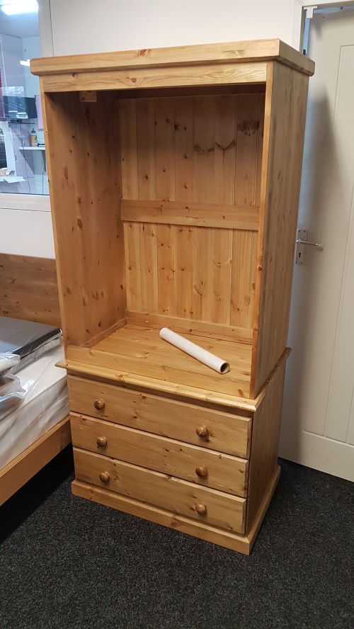 Click Here To Enlarge This Photo Of Pine Bedroom Set.