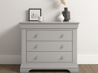 Bordeaux 3 Drawer Chest.